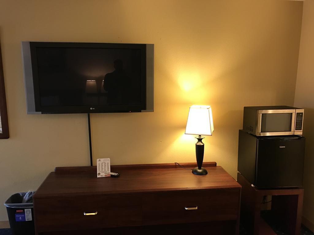 Travelodge By Wyndham Tacoma Near Mcchord Afb Eksteriør billede