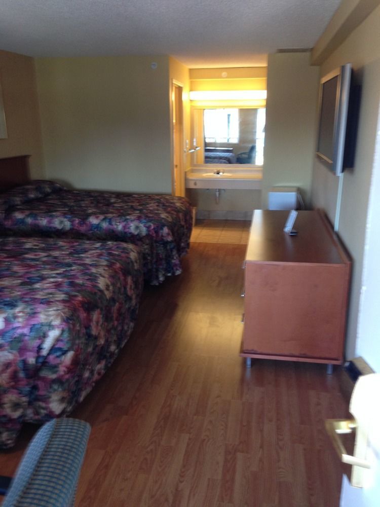 Travelodge By Wyndham Tacoma Near Mcchord Afb Eksteriør billede