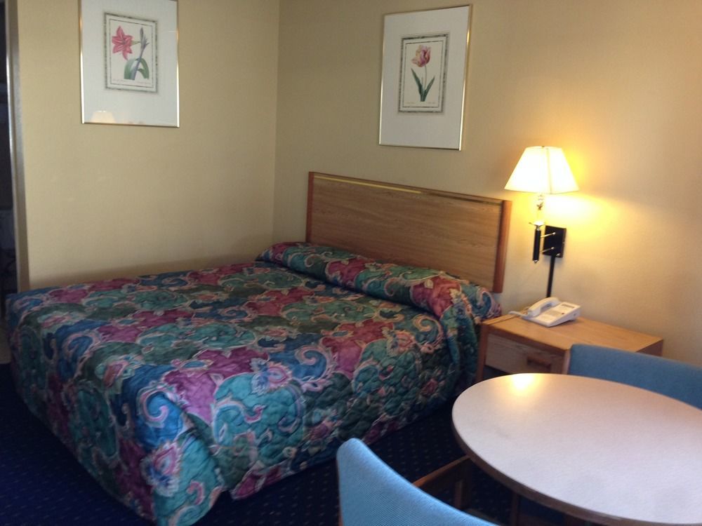 Travelodge By Wyndham Tacoma Near Mcchord Afb Eksteriør billede