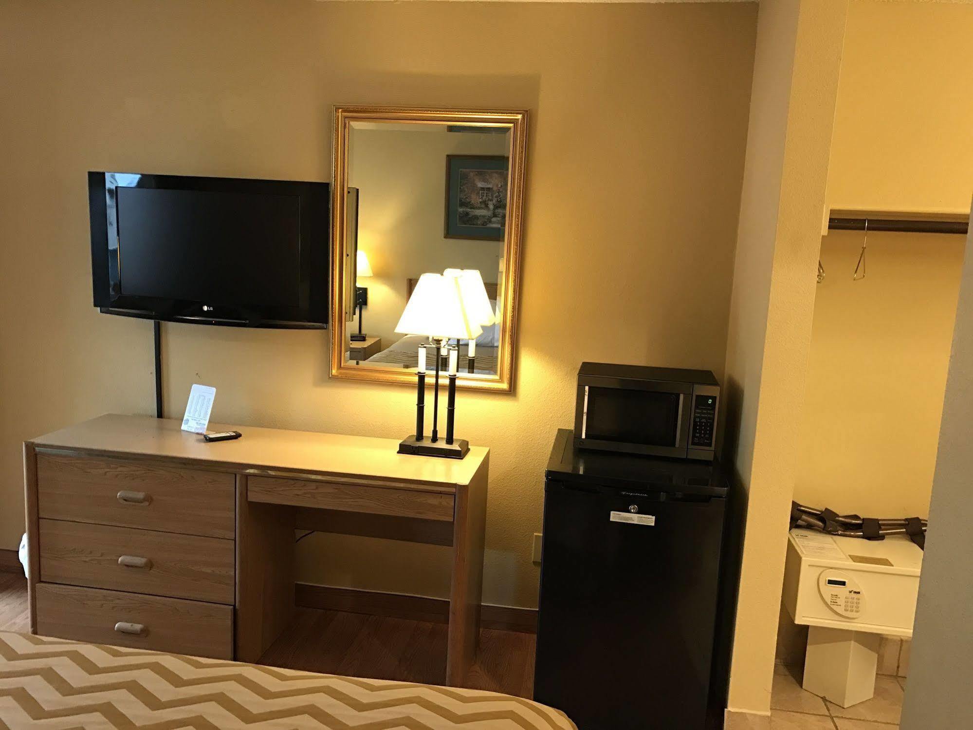 Travelodge By Wyndham Tacoma Near Mcchord Afb Eksteriør billede