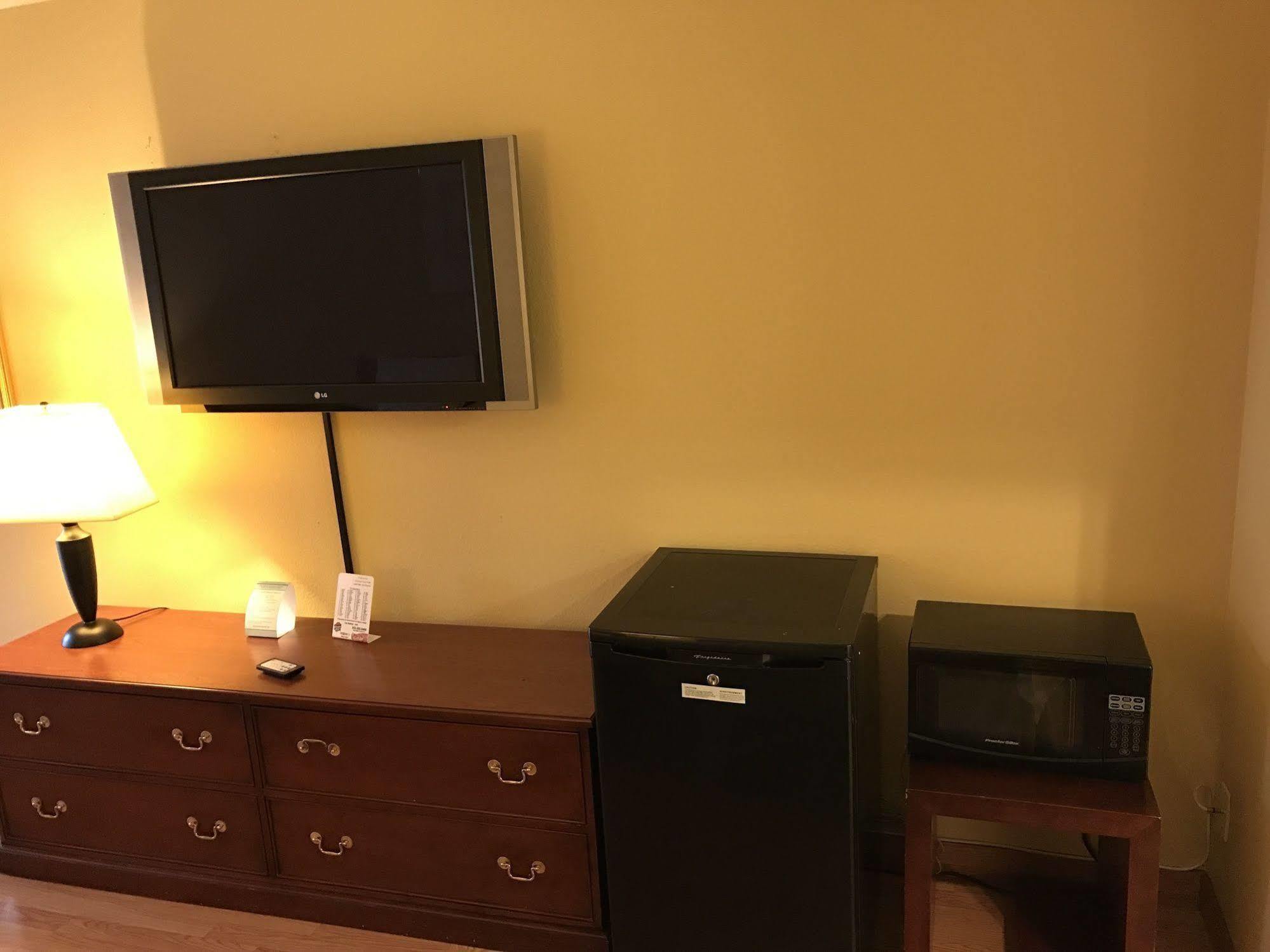 Travelodge By Wyndham Tacoma Near Mcchord Afb Eksteriør billede