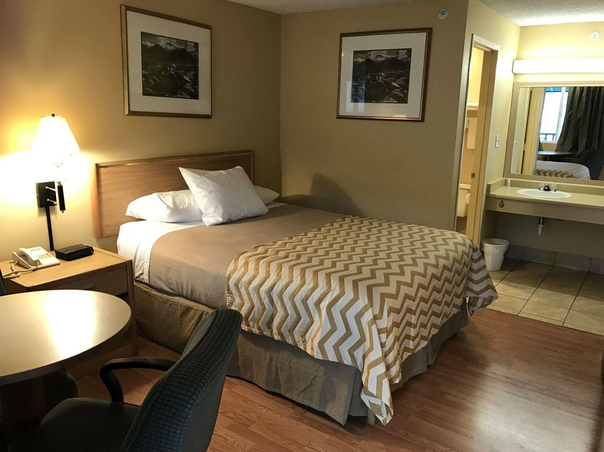Travelodge By Wyndham Tacoma Near Mcchord Afb Eksteriør billede